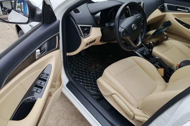 Used CHANGAN Eado 2016 1.6L Manual Fashion Edition Driver Seat