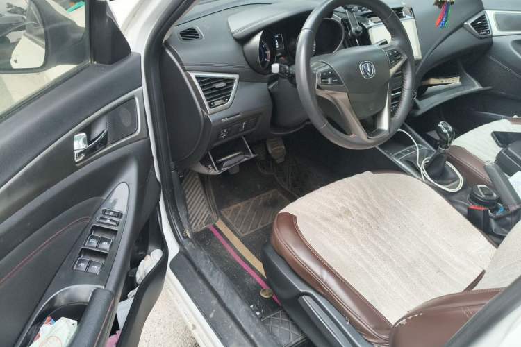 Used CHANGAN Eado 2016 1.6L Manual Fashion Edition Driver Seat