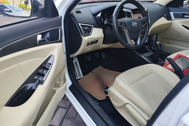 Used CHANGAN Eado 2016 1.6L Manual Fashion Edition Driver Seat