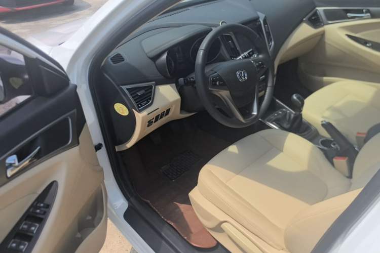 Used CHANGAN Eado 2016 1.6L Manual Fashion Edition Driver Seat