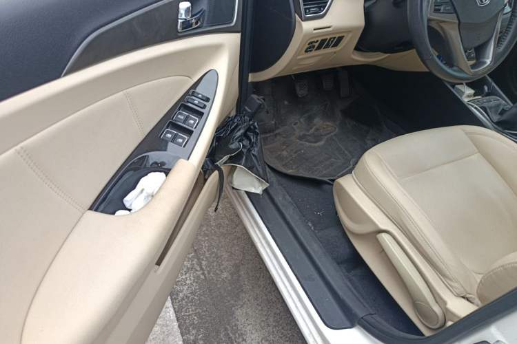 Used CHANGAN Eado 2016 1.6L Manual Fashion Edition Driver Seat