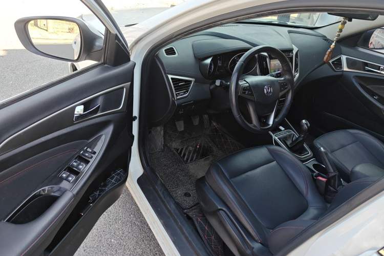 Used CHANGAN Eado 2016 1.6L Manual Fashion Edition Driver Seat