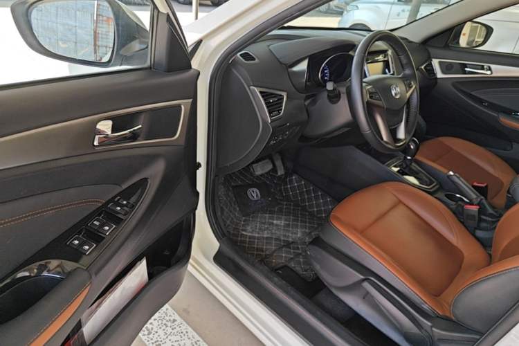Used CHANGAN Eado 2016 1.6L GDI Automatic Cool Edition Driver Seat
