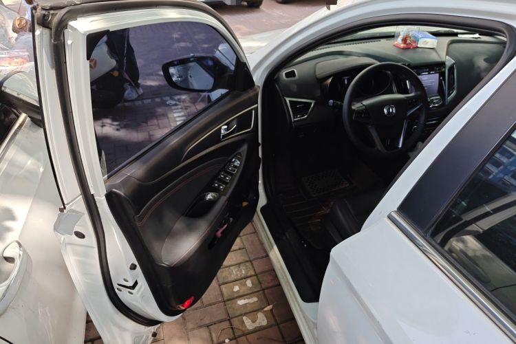 Used CHANGAN Eado 2016 1.6L Manual Fashion Edition Driver Seat