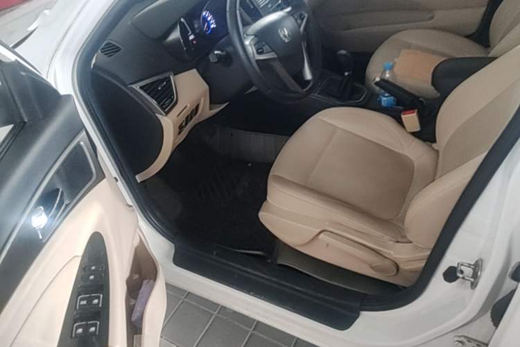 Used CHANGAN Eado 2016 1.6L Manual Fashion Edition Driver Seat