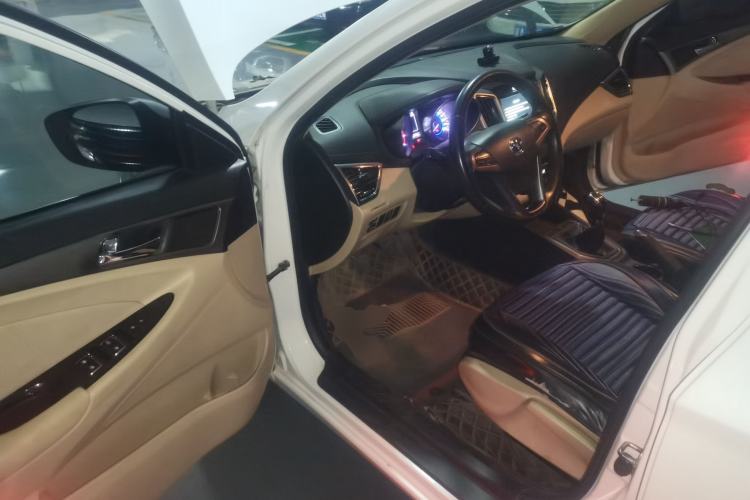 Used CHANGAN Eado 2016 1.6L Manual Fashion Edition Driver Seat