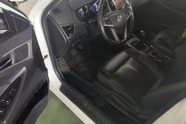 Used CHANGAN Eado 2016 1.6L Manual Fashion Edition Driver Seat