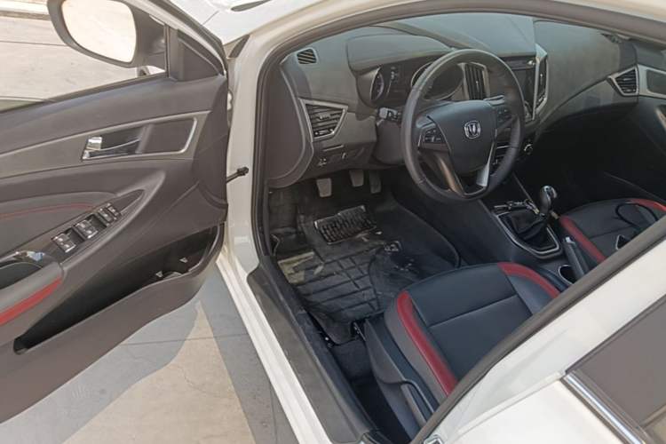 Used CHANGAN Eado 2016 1.6L Manual Junku Model Driver Seat