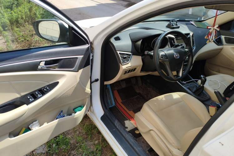 Used CHANGAN Eado 2016 1.6L Manual Fashion Edition Driver Seat
