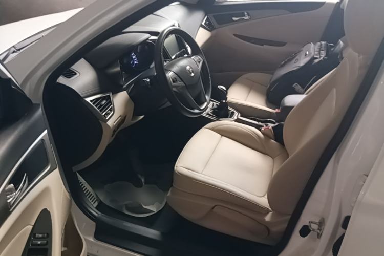 Used CHANGAN Eado 2016 1.6L Manual Fashion Edition Driver Seat