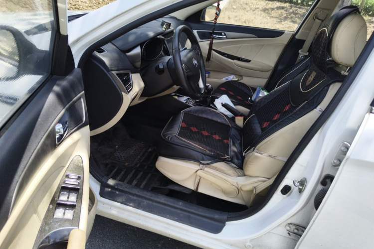 Used CHANGAN Eado 2016 1.6L Manual Fashion Edition Driver Seat