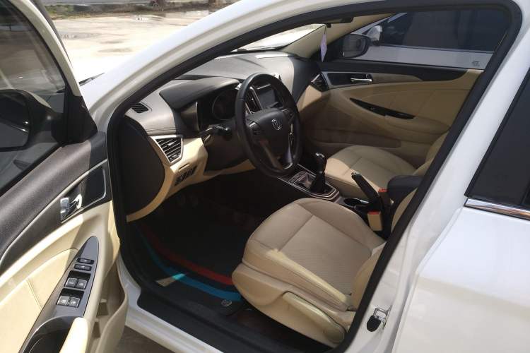 Used CHANGAN Eado 2016 1.6L Manual Fashion Edition Driver Seat