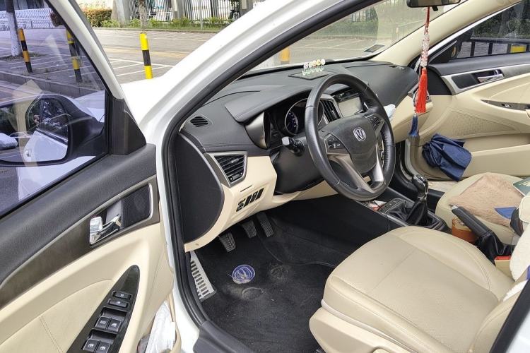 Used CHANGAN Eado 2016 1.6L Manual Fashion Edition Driver Seat