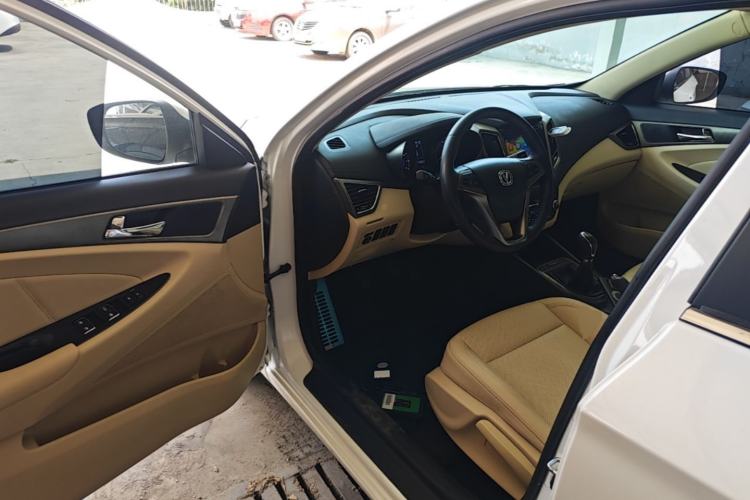 Used CHANGAN Eado 2016 1.6L Manual Fashion Edition Driver Seat
