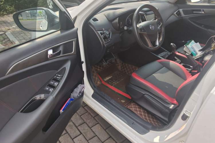 Used CHANGAN Eado 2016 1.6L Manual Junku Model Driver Seat