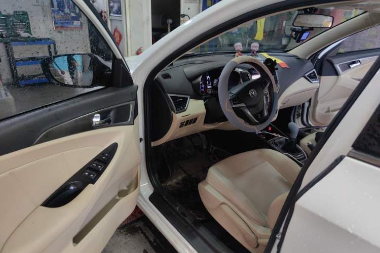 Used CHANGAN Eado 2016 1.6L Manual Fashion Edition Driver Seat