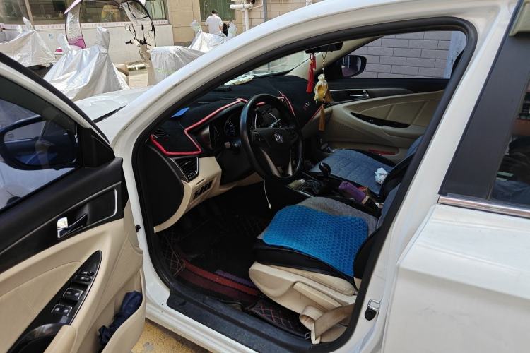 Used CHANGAN Eado 2016 1.6L Manual Fashion Edition Driver Seat
