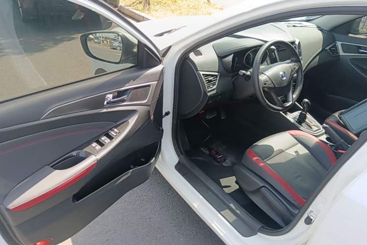 Used CHANGAN Eado 2016 1.6L Automatic Junku Model Driver Seat