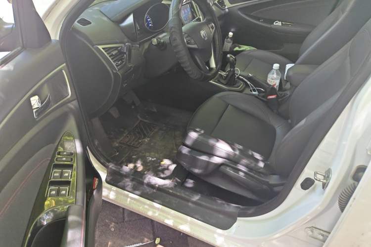 Used CHANGAN Eado 2016 1.6L Manual Fashion Edition Driver Seat