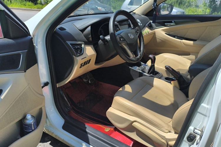 Used CHANGAN Eado 2016 1.6L Manual Fashion Edition Driver Seat