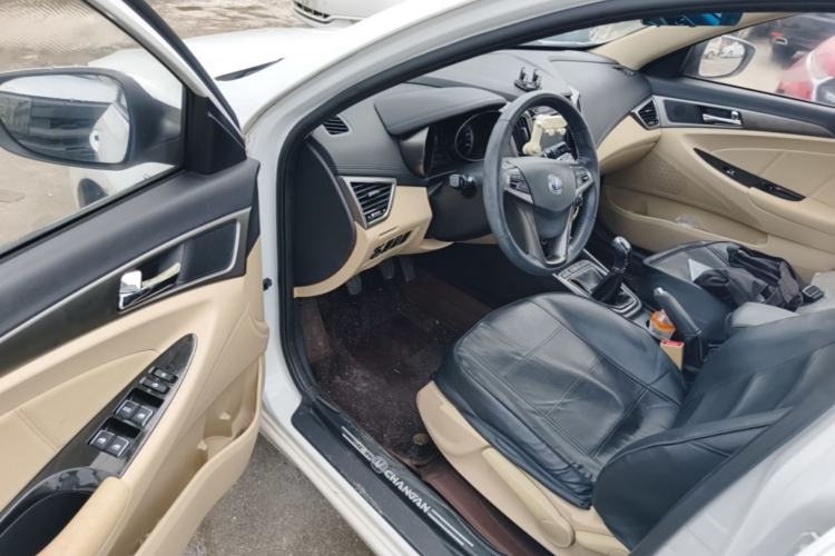Used CHANGAN Eado 2016 1.6L Manual Fashion Edition Driver Seat