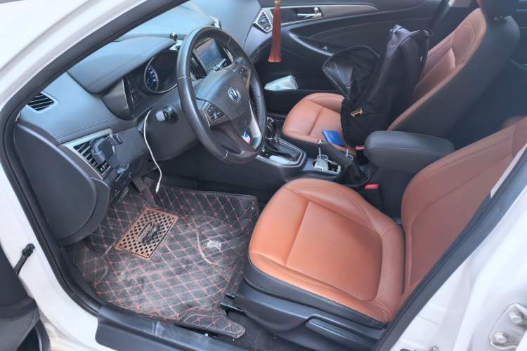 Used CHANGAN Eado 2016 1.6L GDI Automatic Jingling Model Driver Seat