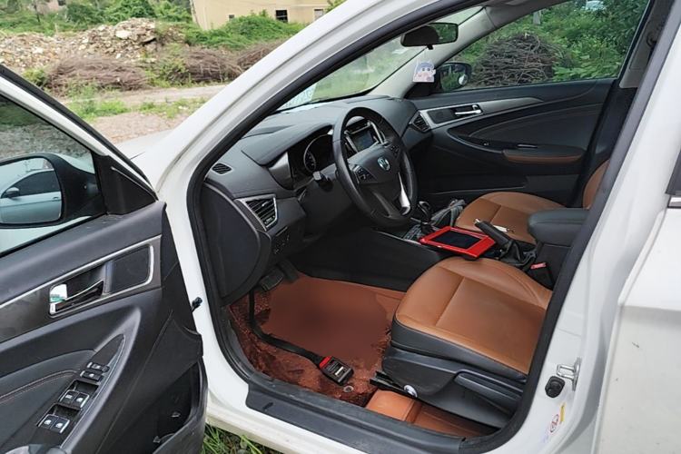 Used CHANGAN Eado 2016 1.6L GDI Automatic Jingling Model Driver Seat