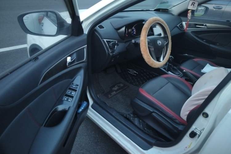Used CHANGAN Eado 2016 1.6L Automatic Junku Model Driver Seat