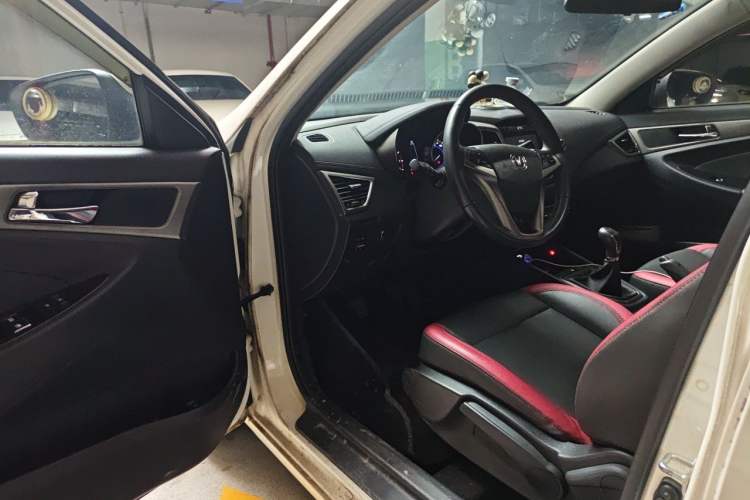 Used CHANGAN Eado 2016 1.6L Manual Junku Model Driver Seat
