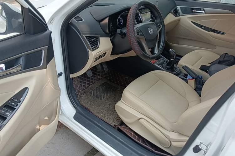 Used CHANGAN Eado 2016 1.6L Manual Fashion Edition Driver Seat