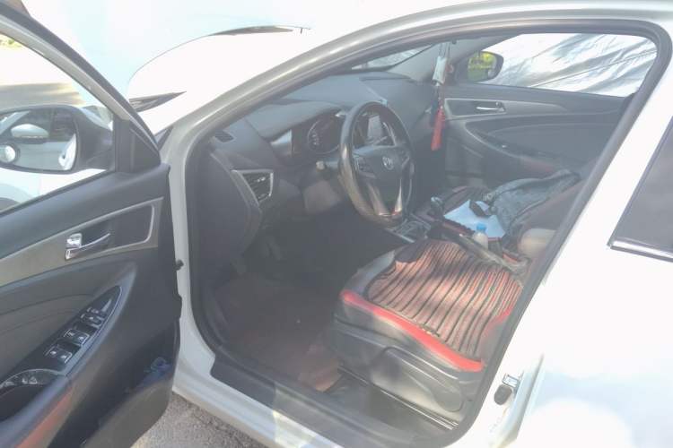 Used CHANGAN Eado 2016 1.6L Manual Junku Model Driver Seat
