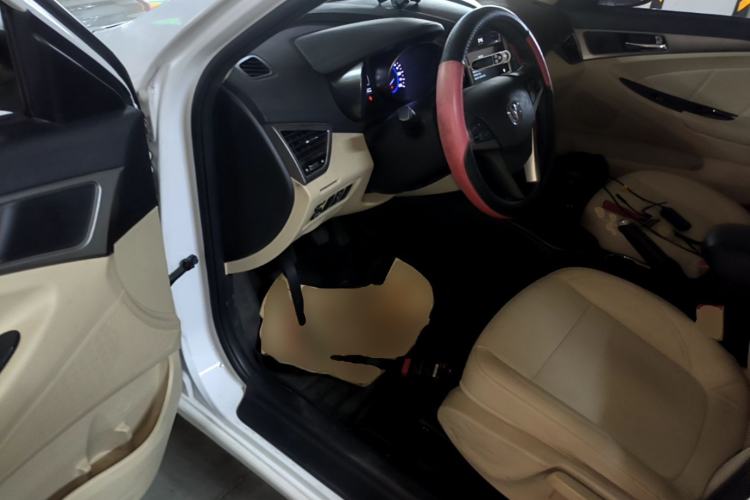 Used CHANGAN Eado 2016 1.6L Manual Fashion Edition Driver Seat