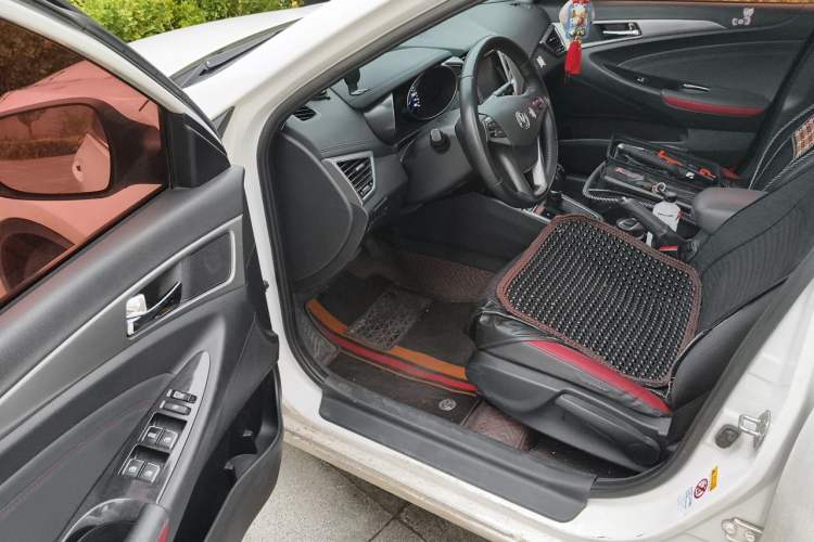Used CHANGAN Eado 2016 1.6L Automatic Junku Model Driver Seat