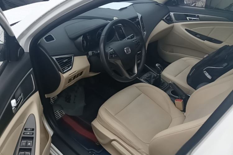 Used CHANGAN Eado 2016 1.6L Manual Fashion Edition Driver Seat