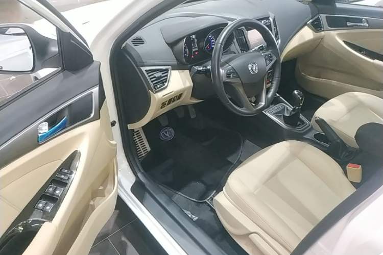 Used CHANGAN Eado 2016 1.6L Manual Fashion Edition Driver Seat