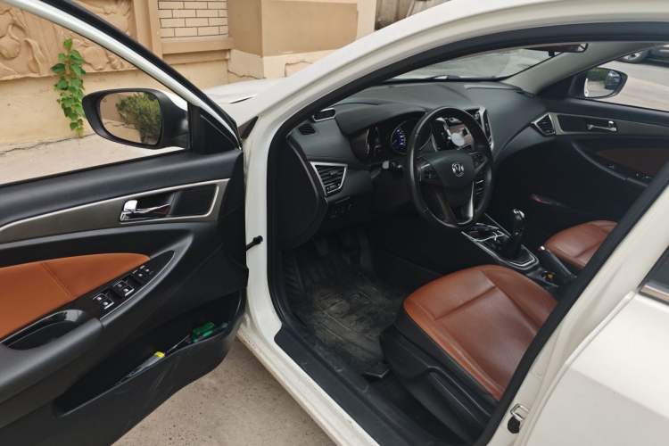 Used CHANGAN Eado 2016 1.6L GDI Manual Cool Edition Driver Seat