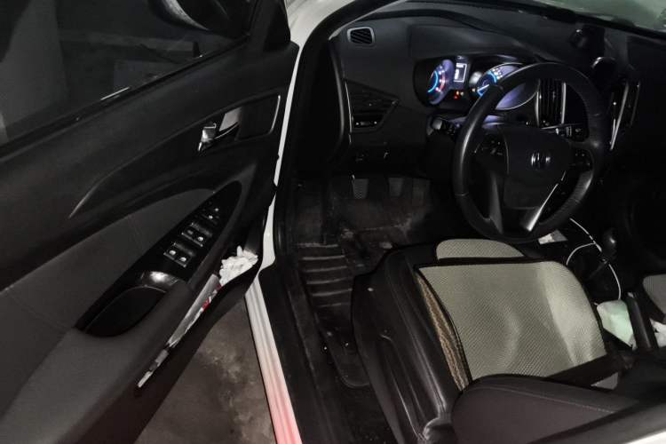 Used CHANGAN Eado 2016 1.6L GDI Manual JingShang Model Driver Seat