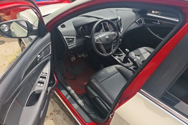 Used CHANGAN Eado 2016 1.6L GDI Manual JingShang Model Driver Seat