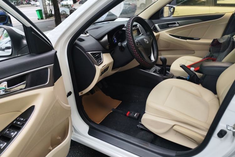 Used CHANGAN Eado 2016 1.6L Manual Fashion Edition Driver Seat