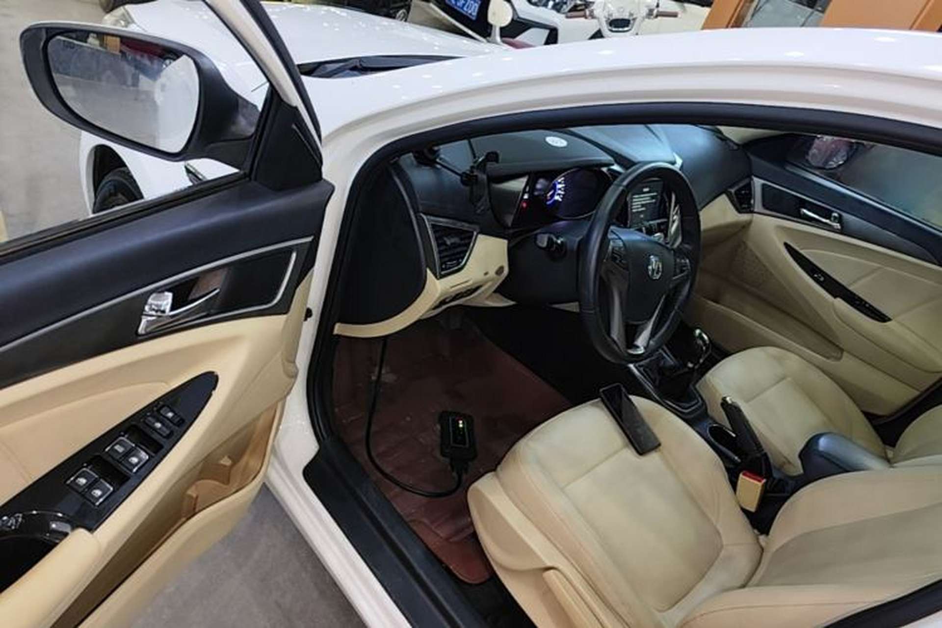 Used CHANGAN Eado 2016 1.6L Manual Fashion Edition Driver Seat