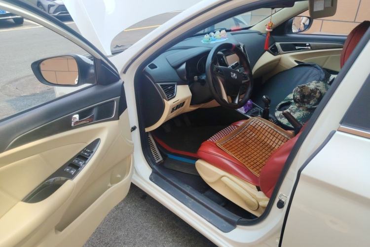 Used CHANGAN Eado 2016 1.6L Manual Fashion Edition Driver Seat
