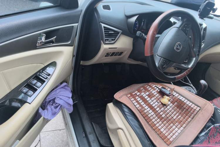 Used CHANGAN Eado 2016 1.6L Manual Fashion Edition Driver Seat