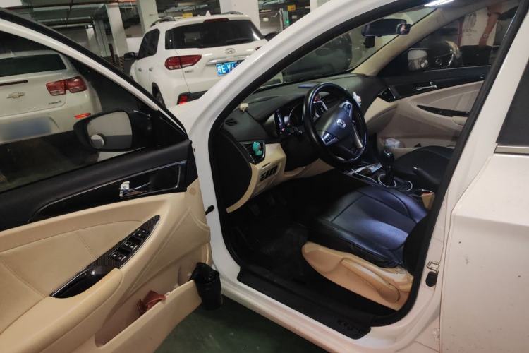 Used CHANGAN Eado 2016 1.6L Manual Fashion Edition Driver Seat