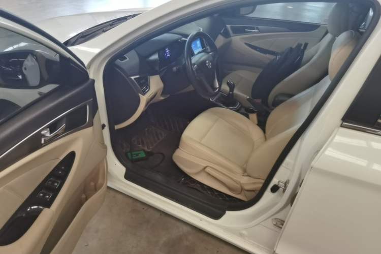 Used CHANGAN Eado 2016 1.6L Manual Fashion Edition Driver Seat