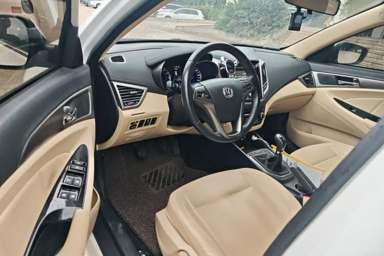 Used CHANGAN Eado 2016 1.6L Manual Fashion Edition Driver Seat