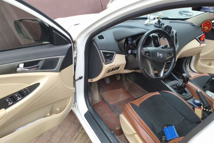 Used CHANGAN Eado 2016 1.6L Manual Fashion Edition Driver Seat