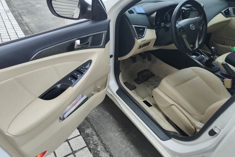 Used CHANGAN Eado 2016 1.6L Manual Fashion Edition Driver Seat