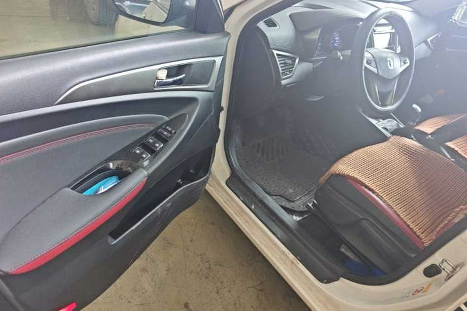 Used CHANGAN Eado 2016 1.6L Manual Junku Model Driver Seat