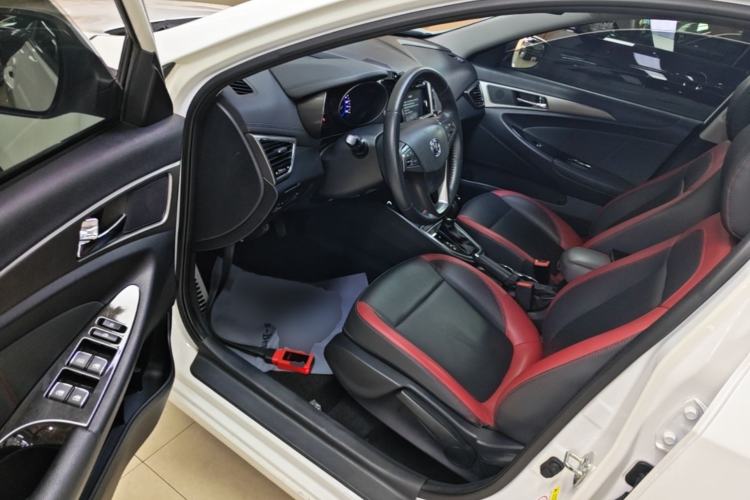 Used CHANGAN Eado 2016 1.6L Automatic Junku Model Driver Seat