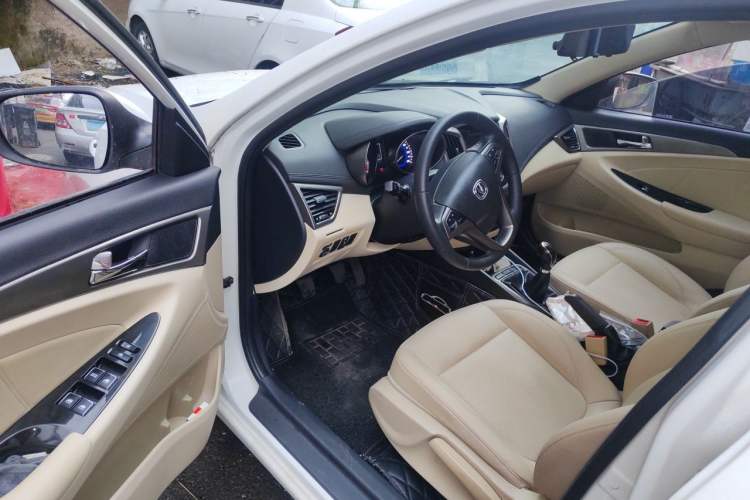 Used CHANGAN Eado 2016 1.6L Manual Fashion Edition Driver Seat